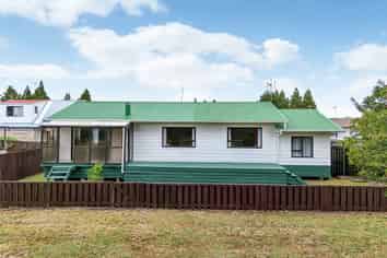 76a Kahikatea Drive, Melville