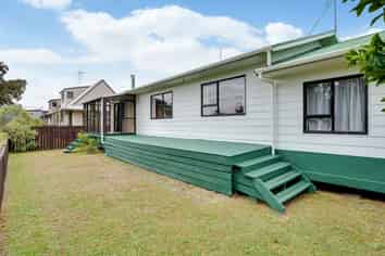 76a Kahikatea Drive, Melville