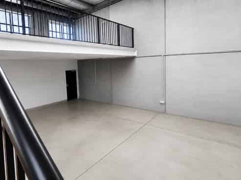 125sqm industrial unit - Silverdale