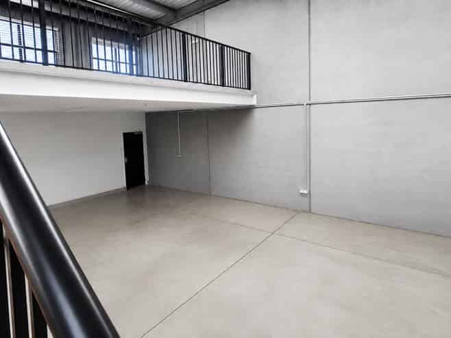 125sqm industrial unit - Silverdale