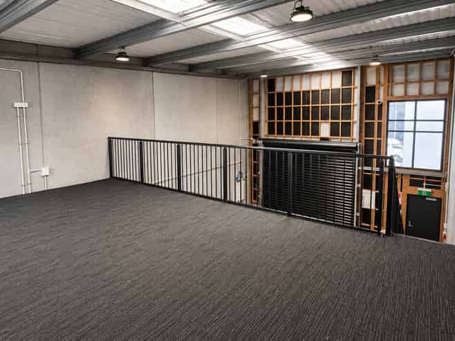 125sqm industrial unit - Silverdale
