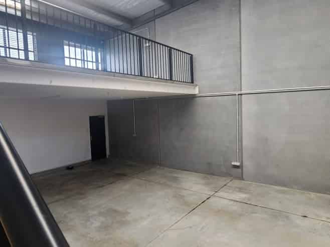 125sqm industrial unit - Silverdale