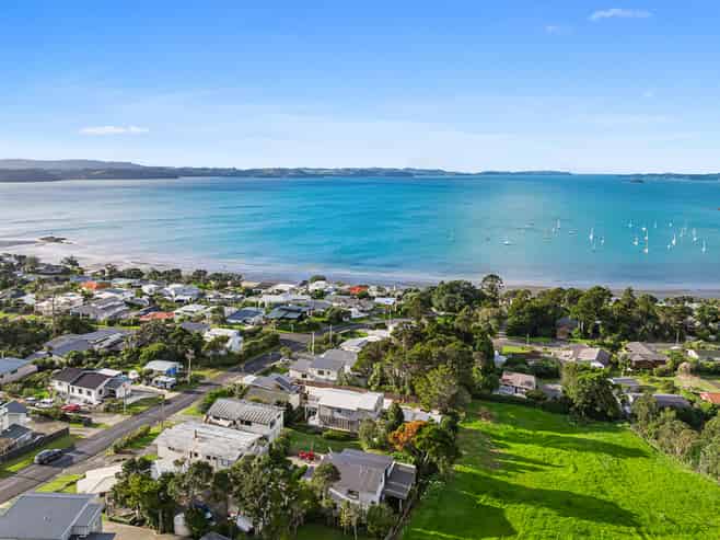22b Alexander Road, Algies Bay