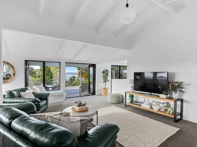 22b Alexander Road, Algies Bay