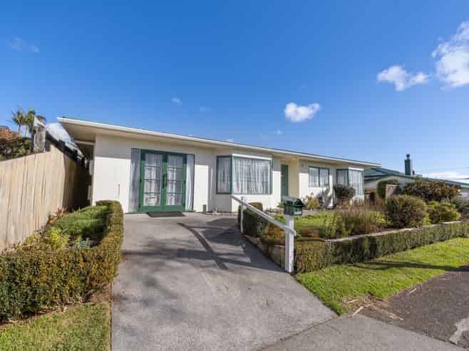 4 Julian Place, Westown