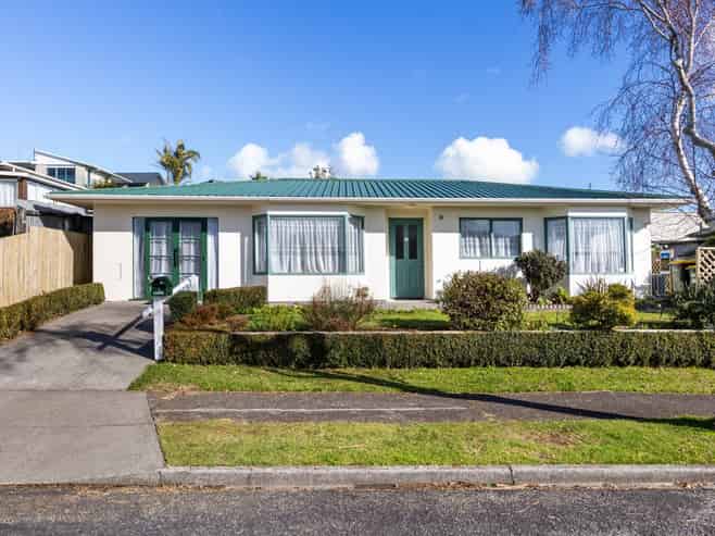 4 Julian Place, Westown