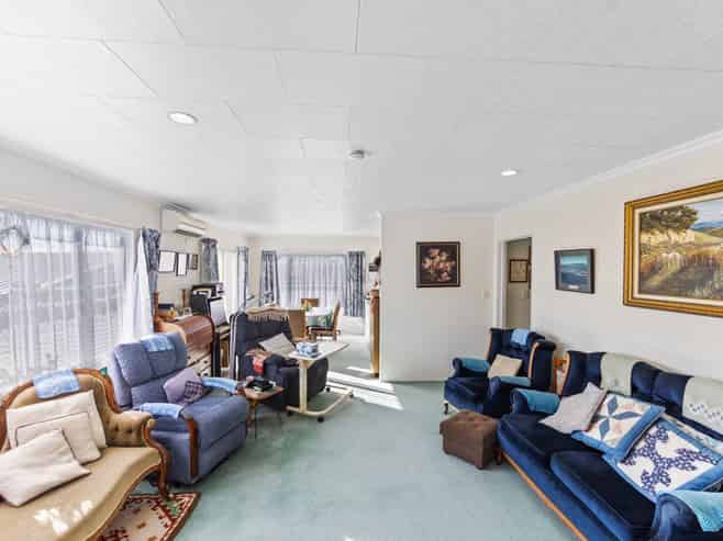 4 Julian Place, Westown