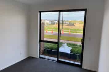 1/16 Unga Place, Beachlands
