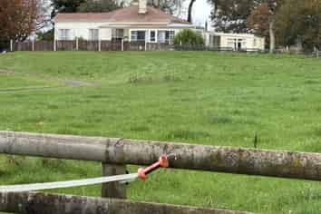 123 Cox Road, Rotoorangi
