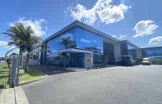 Outstanding road front office warehouse for lease