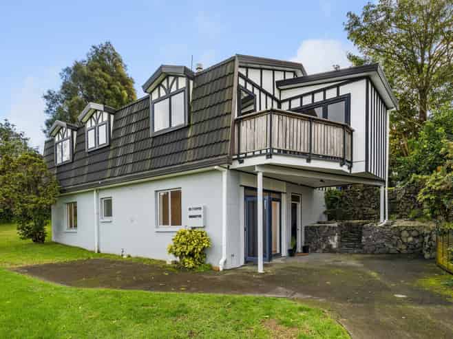 53 Heron Avenue, Matua