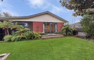 30 Sarabande Avenue, Redwood