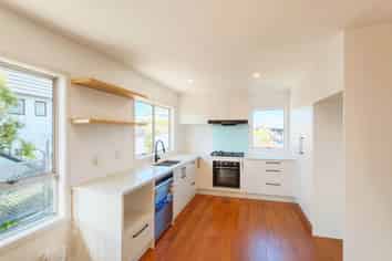 1/82 Pupuke Road, Hillcrest