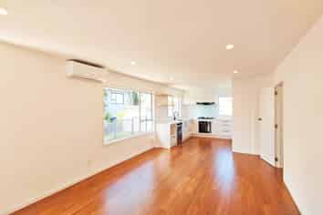 1/82 Pupuke Road, Hillcrest