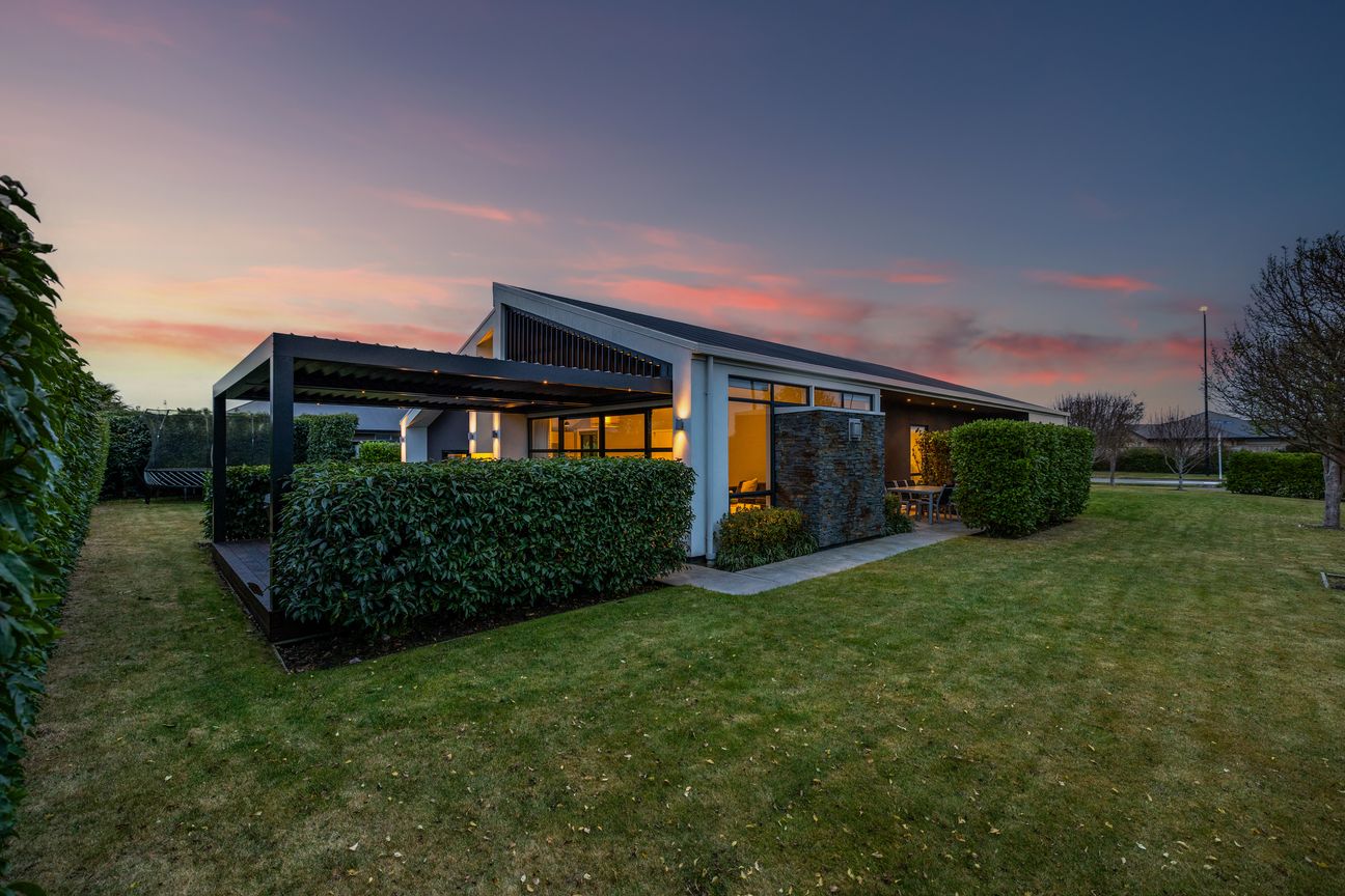 Elevated Design, Expansive Outdoors! - Vista 3