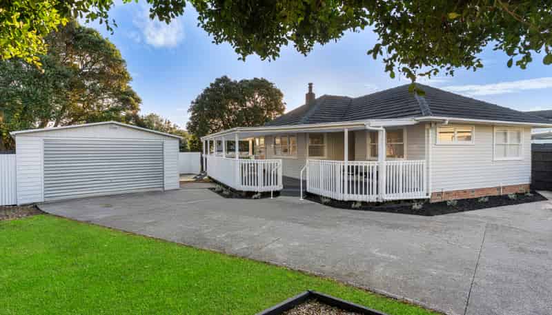 2/23 Mickle Street, Te Atatu South