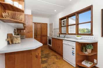 809 Maitland Crescent, Mayfair