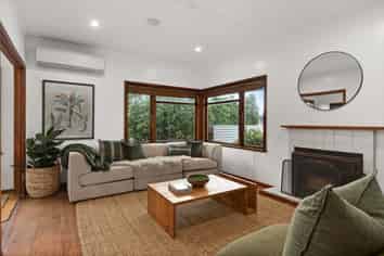 809 Maitland Crescent, Mayfair