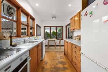 809 Maitland Crescent, Mayfair