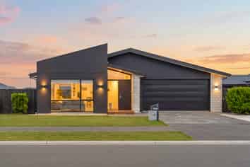 8 Eastonfield Drive, Rolleston