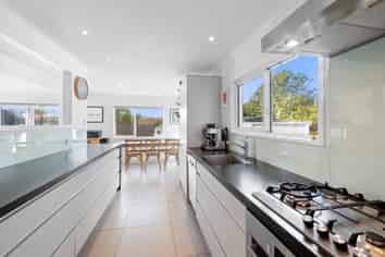147 Barrett Road, Whalers Gate