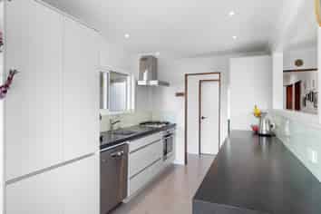 147 Barrett Road, Whalers Gate