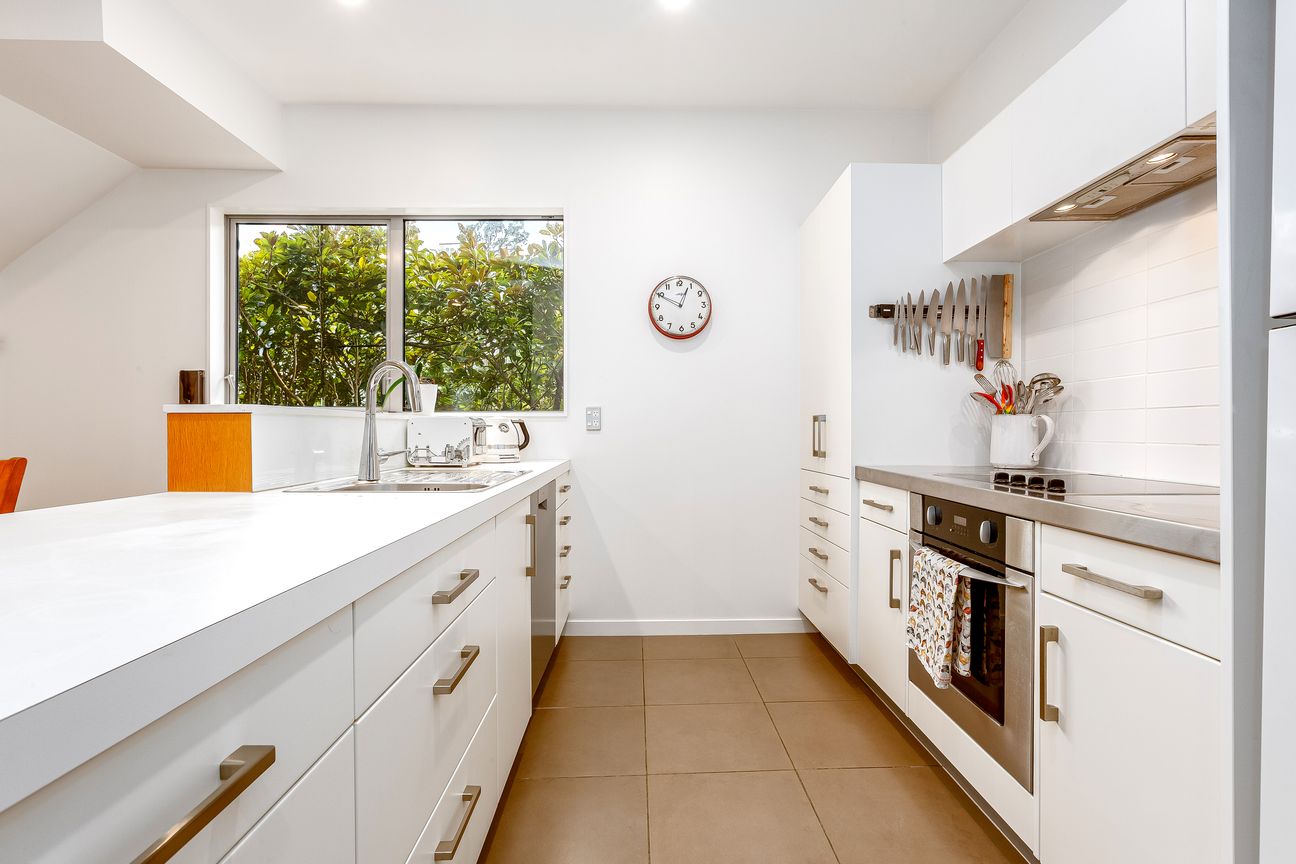 CONTEMPORARY COMFORT & CONVENIENCE – pohled 5