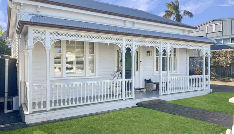 2  Kawerau Avenue, Devonport