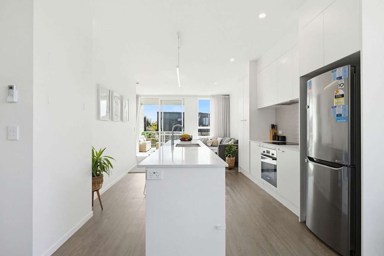 Beautiful 3 Bedroom First Home in Avondale!!! - Więcej