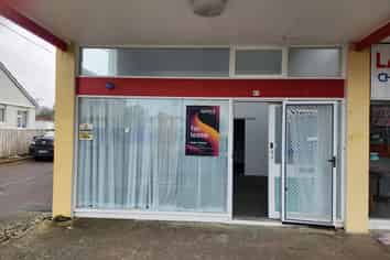Great little shop available in Epuni