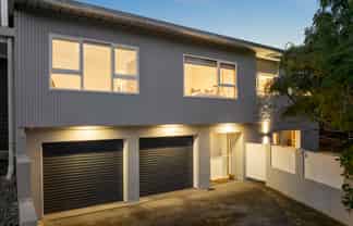2/31B Bevyn Street, Castor Bay