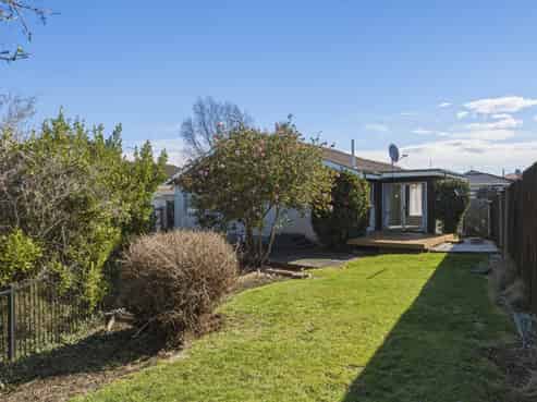 1/98A Lake Terrace Road, Burwood