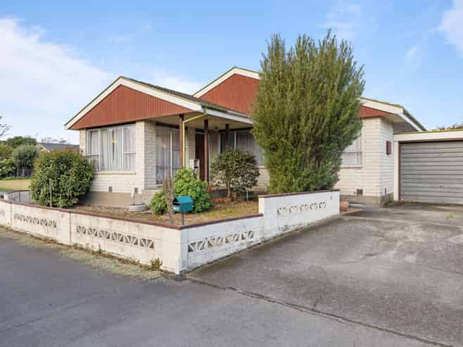 1/98A Lake Terrace Road, Burwood