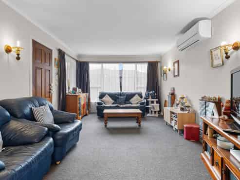 1/98A Lake Terrace Road, Burwood