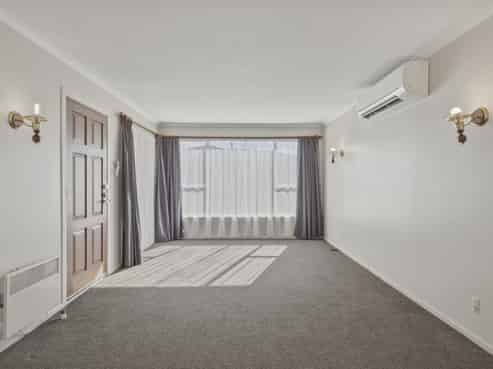 1/98A Lake Terrace Road, Burwood
