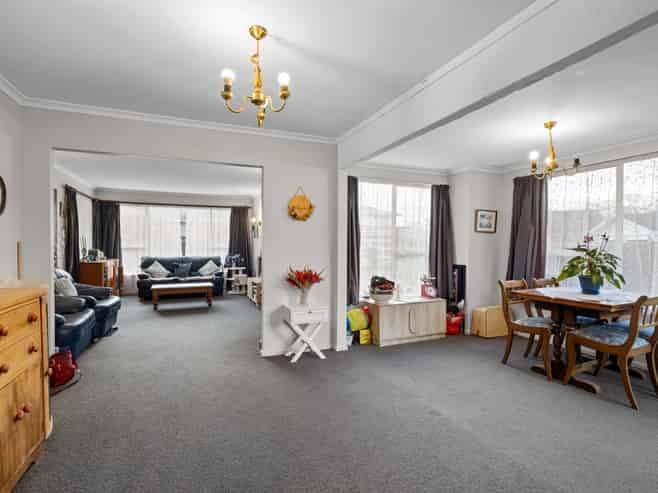 1/98A Lake Terrace Road, Burwood