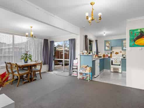 1/98A Lake Terrace Road, Burwood