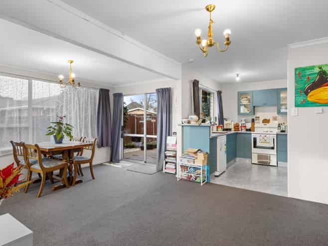 1/98A Lake Terrace Road, Burwood