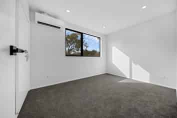 2/67 Salisbury Road, Birkdale