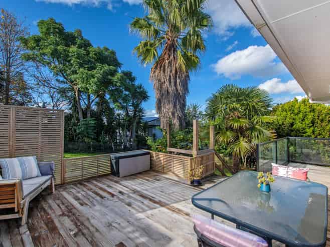 13 Oakland Avenue, Woodhill