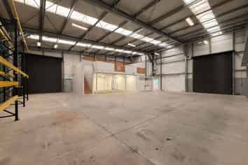 Sockburn - Tidy Office/Warehouse Space