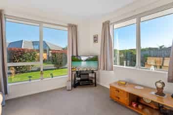 14A Ernest Place, BRIGHTWATER