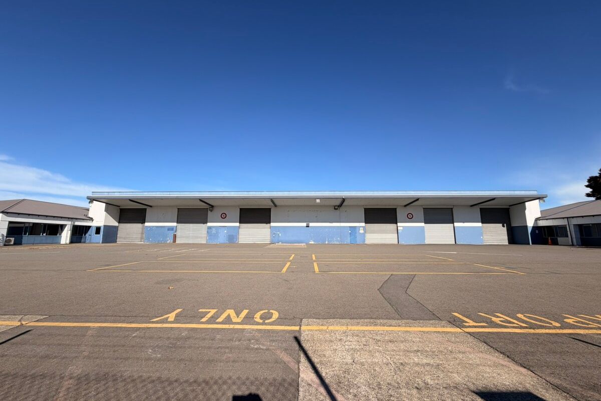 Airport Warehousing with Yard & Canopy - View 3