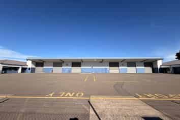 Airport Warehousing with Yard & Canopy