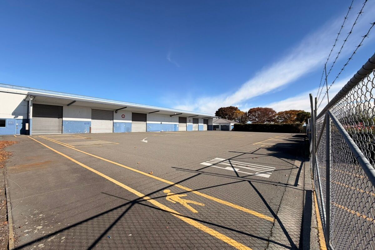 Airport Warehousing with Yard & Canopy - View 2