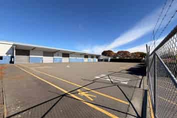 Airport Warehousing with Yard & Canopy