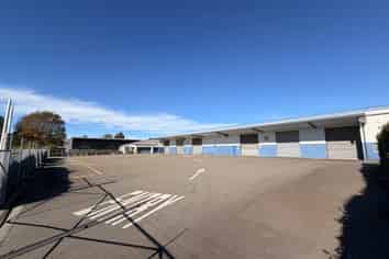 Airport Warehousing with Yard & Canopy