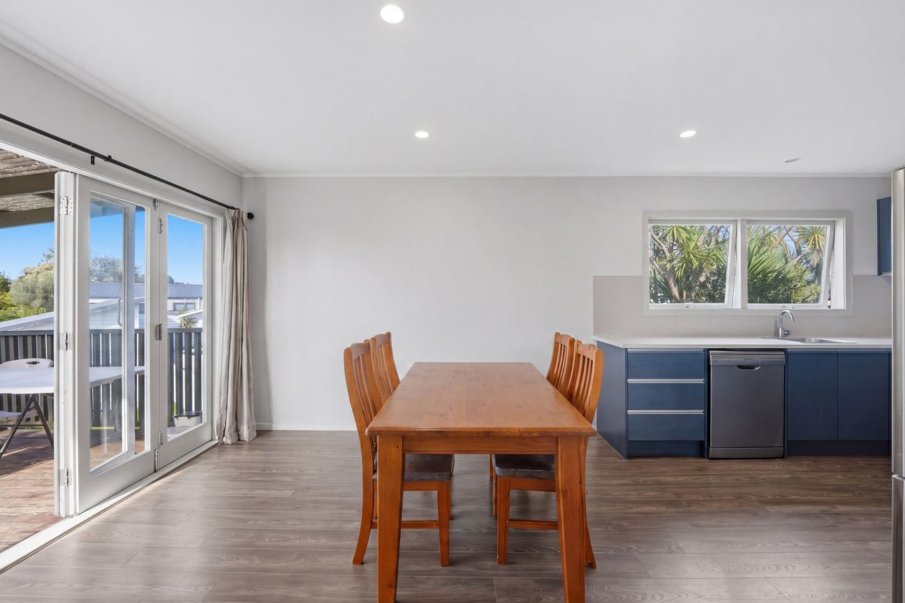 RC Granted & Legal Home+Income in Central New Lynn - Daha fazla