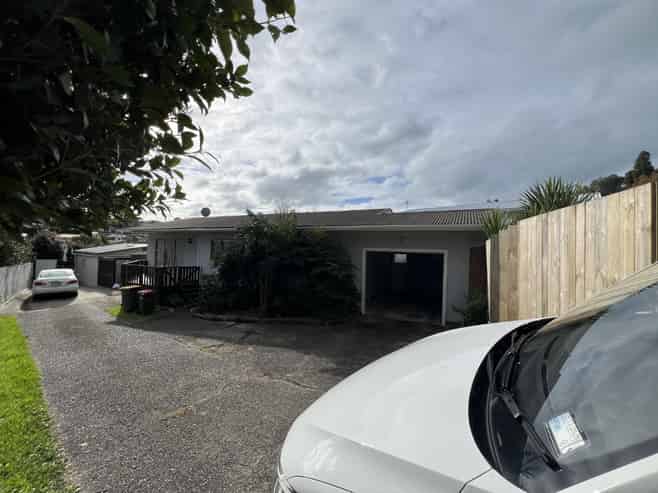39A  Brian Crescent , Stanmore Bay
