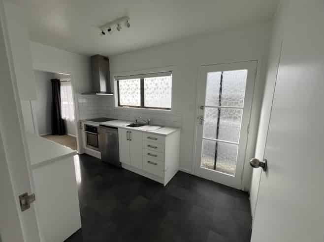 39A  Brian Crescent , Stanmore Bay